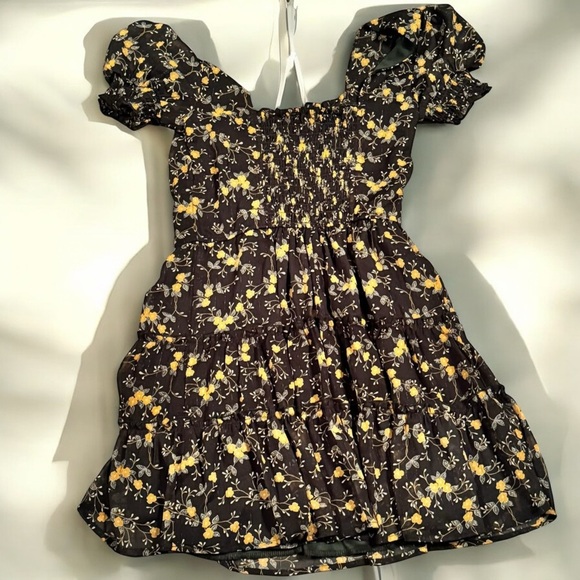 NEW Francesca’s TRIXI FLORAL DRESS Stretchy SMALL  Pit To Put 13in Length 32in - Picture 2 of 6